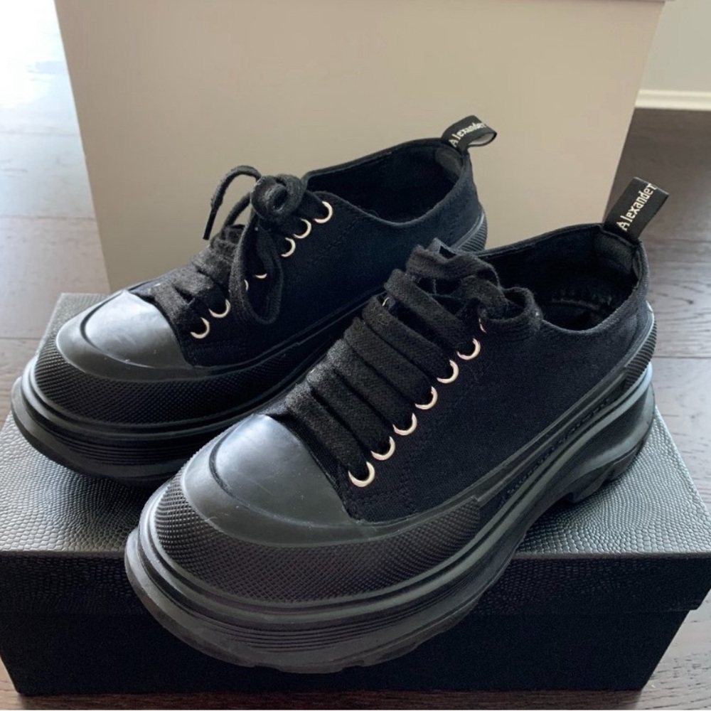 Alexander McQueen sneaker